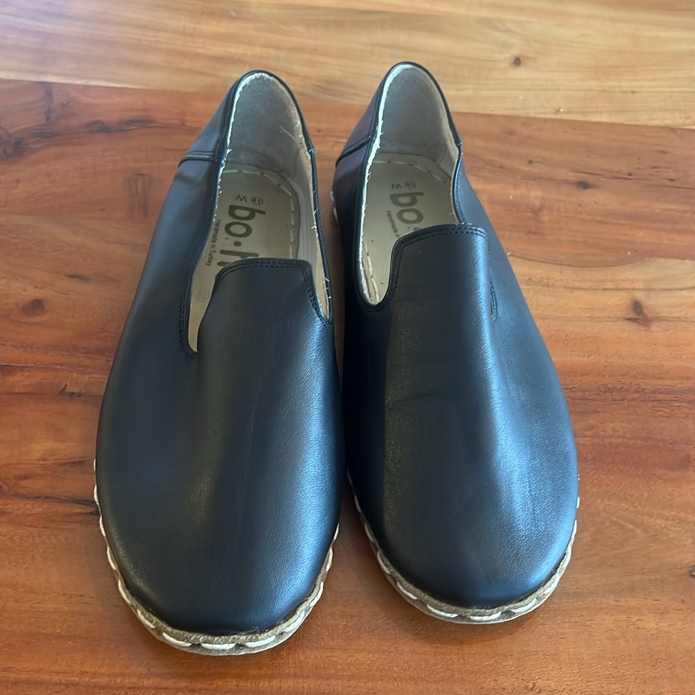 Unisex Black Slip-On Leather Grounding Loafers